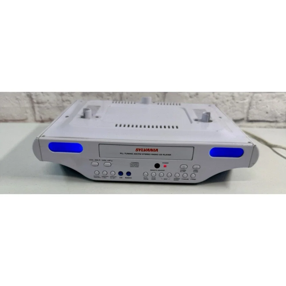 Sylvania Under Cabinet CD Digital Clock Radio AM/FM Timer SCR2608 White